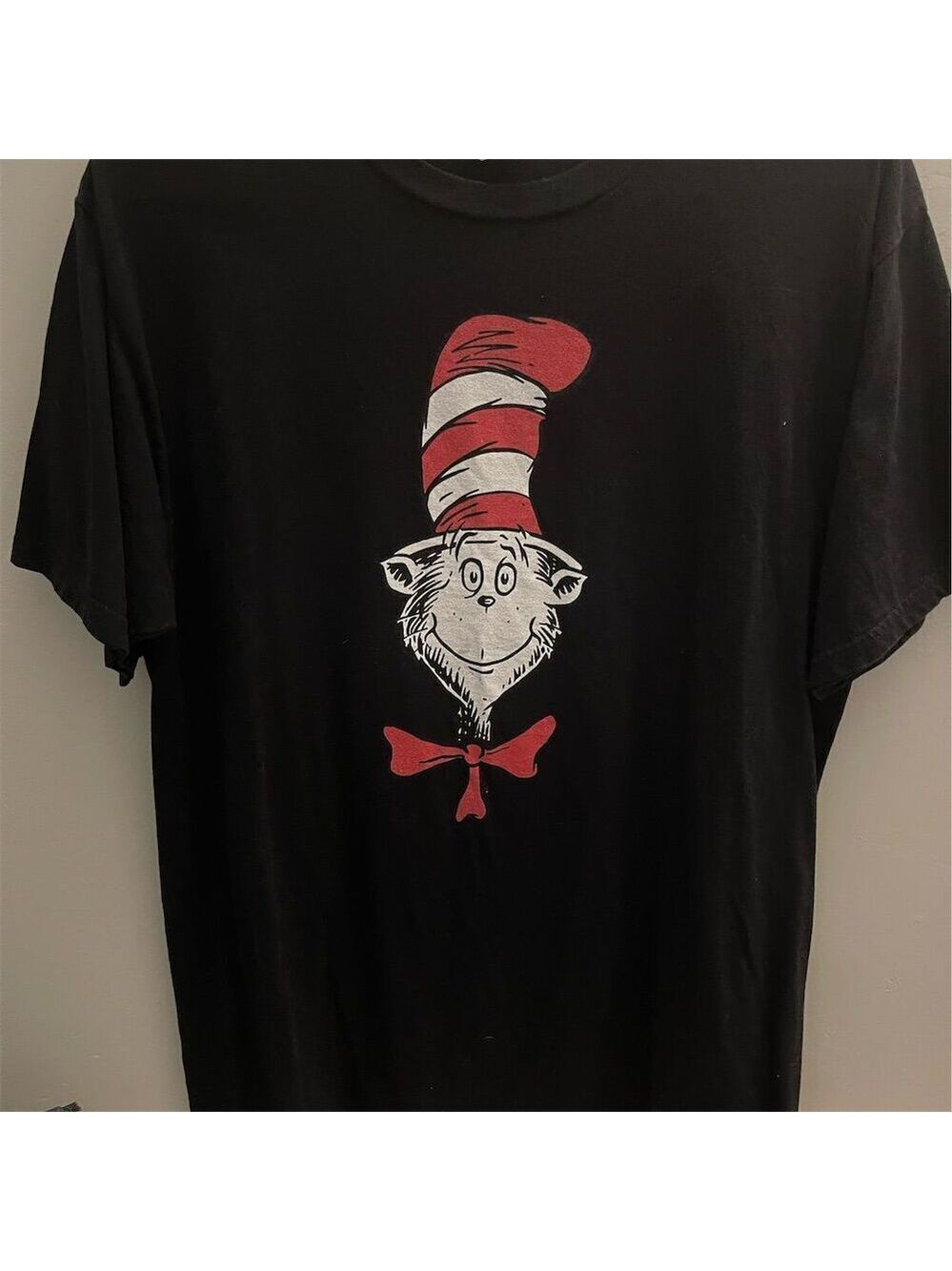 Dr. Seuss The Cat in the Hat Graphic T-Shirt Black Unisex Size L